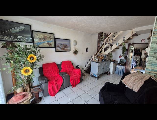 2 BEDROOM TOWNHOUSE FOR SALE IN SHELLY BEACH